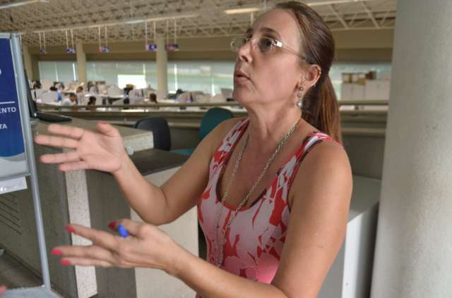 Contribuintes esperam mais de duas horas para quitar IPTU 