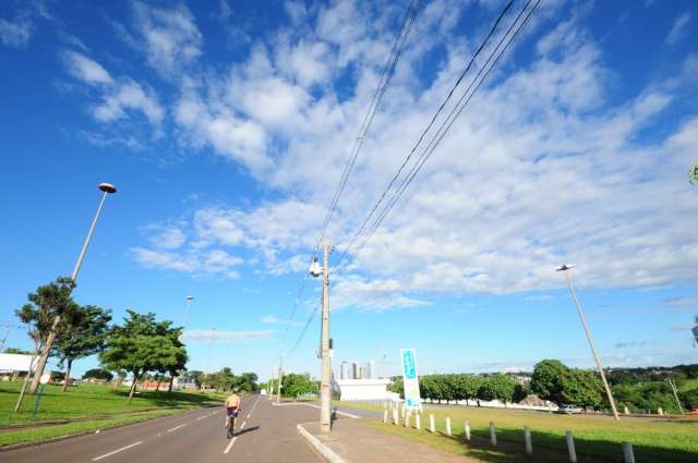 S&aacute;bado com m&aacute;xima de 31&deg;C e previs&atilde;o de chuva na Capital