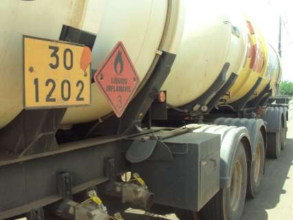 Polícia Ambiental apreende carga de combustível e multa empresa em R$ 23 mil 