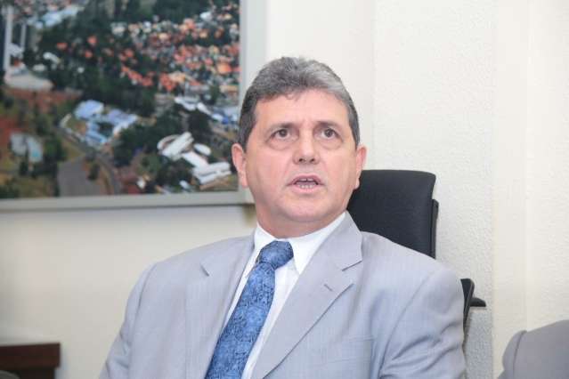 &ldquo;C&acirc;mara foi invadida e tomaremos as medidas cab&iacute;veis&rdquo;, diz presidente