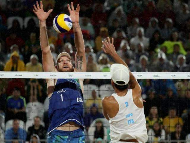Alison e Bruno batem italianos e conquistam o ouro no v&ocirc;lei de praia