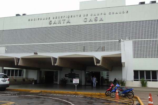 Pol&iacute;cia ouve cuidadora sobre morte de idoso que morreu na quimioterapia