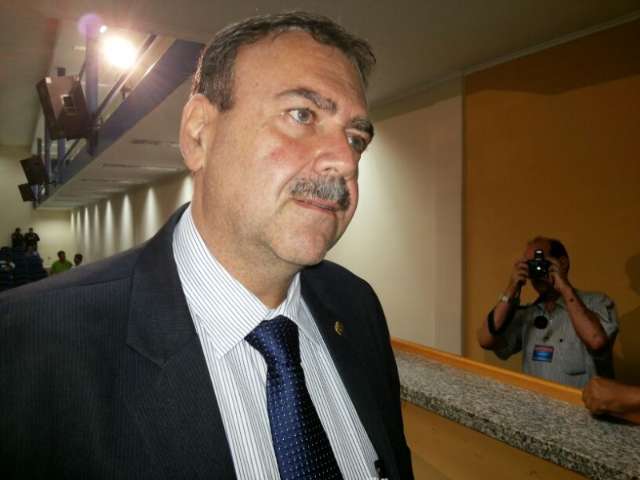 &ldquo;De jeito nenhum vou para a base&rdquo;, assegura Paulo Siufi