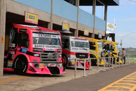 Prefeitura disponibiliza ônibus para Fórmula Truck durante todo o dia