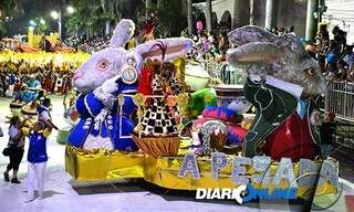 A Pesada apresentou o Mágico de Oz no Carnaval corumbaense. (Foto: Diário Online)