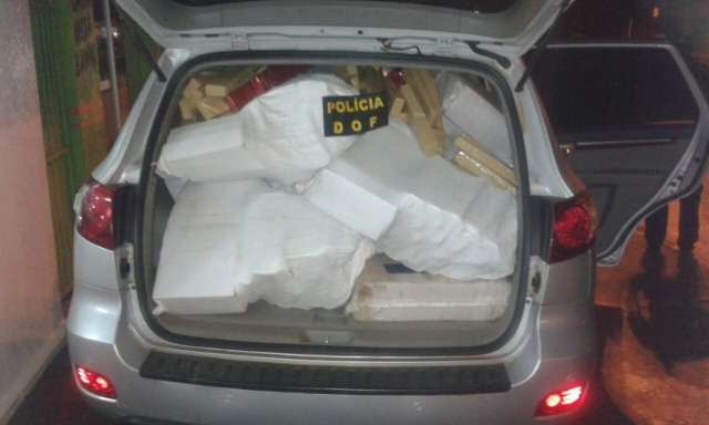 DOF apreende ve&iacute;culo de luxo com 844 tabletes de maconha