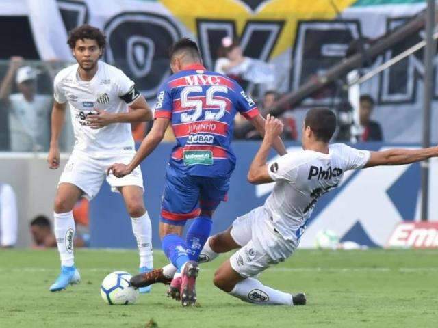 Santos sai na frente, mas Fortaleza alcan&ccedil;a empate de 3 a 3 na Vila Belmiro