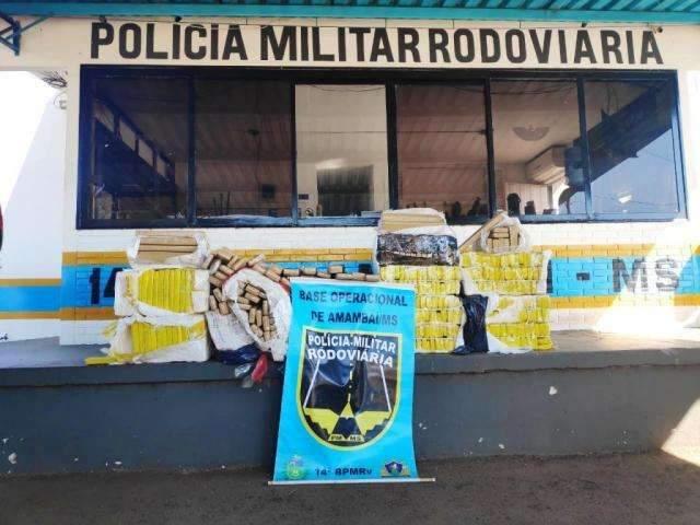 Traficante foge para milharal e abandona 537 kg de maconha 