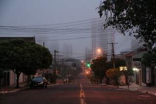 Neblina toma conta da região central da cidade (Foto: Marcos Ermínio)