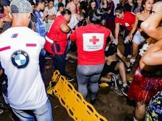 Cruz Vermelha em atendimento durante o Carnaval na Esplanada Ferroviária. (Foto: Kísie Ainoã)