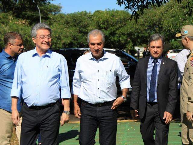 Sal&aacute;rio dos servidores estar&aacute; na conta at&eacute; 3&ordm; dia &uacute;til, diz governador