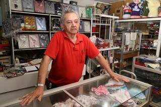 Zé Paulino disse que está esperançoso e espera que clientes voltem a frequentar o Centro Comercial. (Foto: Fernando Antunes)
