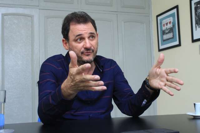 Waldeli cogita mudar de partido para viabilizar candidatura ao Governo
