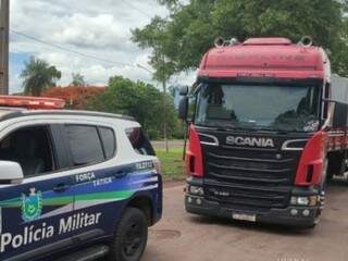 Carreta roubada no RS &eacute; apreendida com receptador no interior de MS 