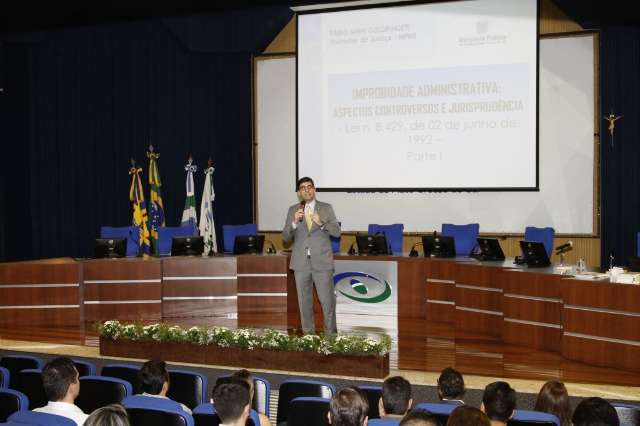 Curso no Tribunal de Contas discute estatuto de improbidade administrativa