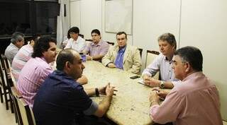 Reunião ocorreu ontem, entre diretores e secretários. (Fotos: Nolli Corrêa/Notícias MS)