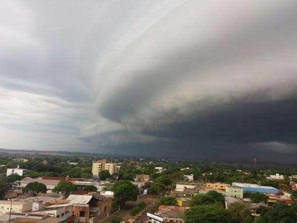 Chuva volta na ter&ccedil;a e h&aacute; previs&atilde;o de tempestades a partir de quinta