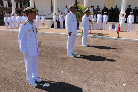 Contra-almirante Barros Coutinho assume o comando do 6° Distrito Naval