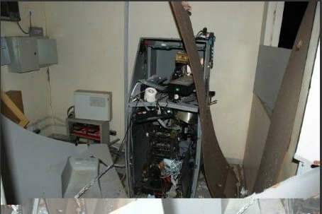 Bandidos explodem caixa eletrônico do Banco do Brasil em Naviraí