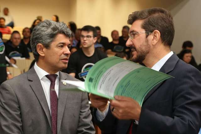 Deputados s&atilde;o favor&aacute;veis &agrave; cria&ccedil;&atilde;o de cl&aacute;usula de barreira aos partidos