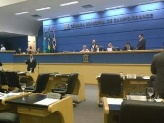 Ayrton Araújo (PT) justifica seu voto, no plenário da Câmara. (Foto: Richelieu de Carlo)