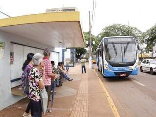Viação Dourados alega que serviço de transporte coletivo é prestado há 30 meses sem que tarifa fosse reajustada. (Foto: Prefeitura de Dourados/Divulgação)