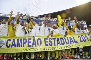 Poucos jogadores restaram da disputa do Estadual de 2013. Equipe faturou com sobras na ocasião o título (Foto: Divulgação Cene)
