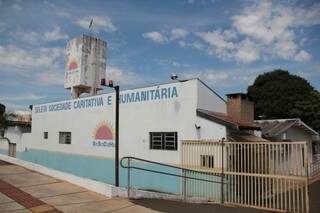 Seleta Sociedade Caritativa e Humanitária, em Campo Grande. (Foto: Marcos Ermínio)