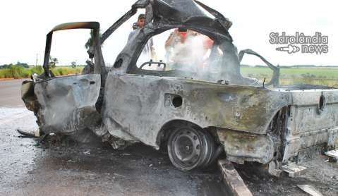 Veículo bate em caminhão, pega fogo e acidente mata motorista na BR-060
