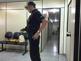 Policiais do Gaeco interditaram do 2º ao 5º andar, onde buscaram documentos (Foto: TL Notícias)