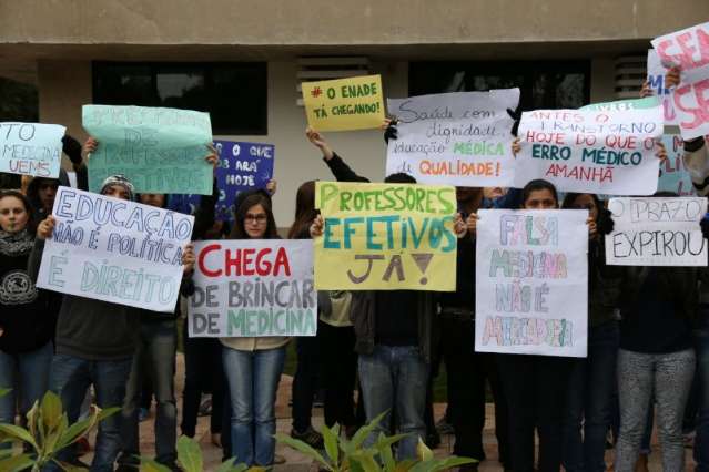 Acad&ecirc;micos de Medicina da UEMS ter&atilde;o reuni&atilde;o com secret&aacute;rio de Reinaldo