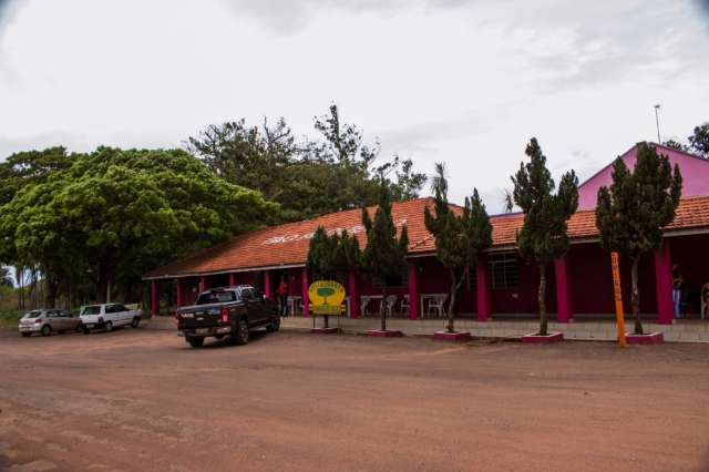 H&aacute; 67 anos, restaurante pertinho da Capital tem comida de fazenda como chamariz