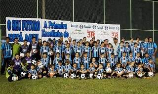 Escolinha de futebol do Grêmio em Figueirão (Foto: Jovemsulnews)