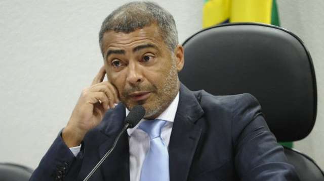 &quot;Mutir&atilde;o Pr&oacute; Futebol&quot; convida Rom&aacute;rio para abra&ccedil;o de solidaridade ao Moren&atilde;o