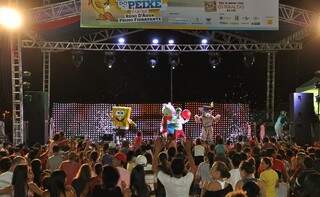 Apresentação do grupo infantil Os Peraltas encerrou a Festa do Peixe de Dourados (Foto: A. Frota/Divulgação)