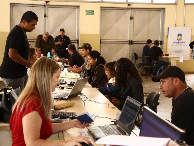 Prefeitura atende 700 trabalhadores e Funtrab inicia mutir&atilde;o amanh&atilde;