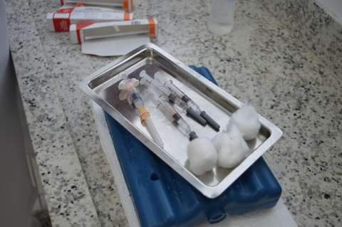 Com avanço da gripe, busca por vacina cresce em clínicas particulares