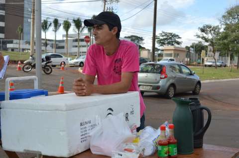 Para ambulantes, Caravana da Saúde é oportunidade de dinheiro extra