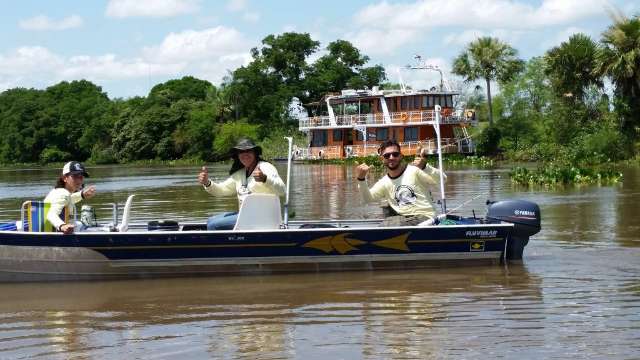 Grupo busca volunt&aacute;rios para retirar toneladas de lixo do Rio Aquidauana 