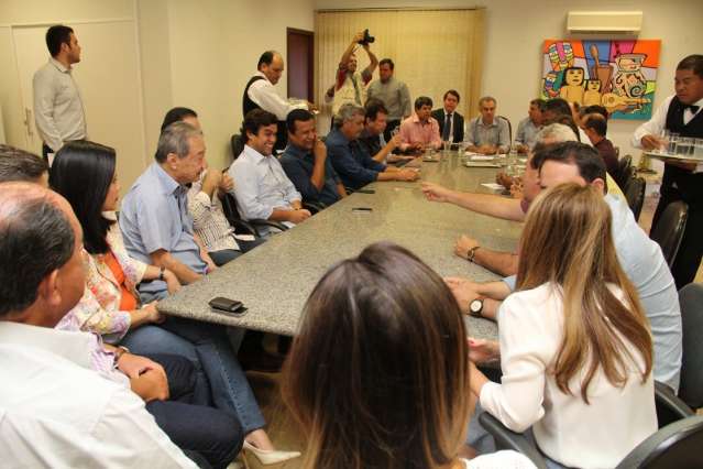 Reuni&atilde;o de Azambuja com deputados sela acordo sobre chapa de consenso
