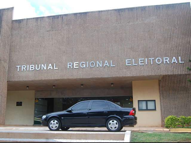  Em 14 dias, servi&ccedil;o do Tribunal Regional Eleitoral recebe 121 den&uacute;ncias