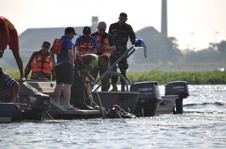 Em Porto Murtinho, um barco-hotel paraguaio naufragou com 27 pessoas. (Foto: Marcelo Calazans)