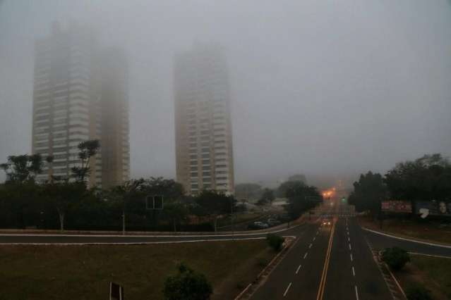 Frio chega ao Estado com chuvas e trovoadas; Capital está sob neblina