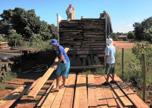 PMA apreende madeira transportada ilegalmente e multa empresa em R$ 12,2 mil