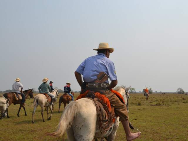 A cavalo, no Pantanal