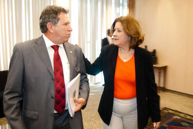  Ministra d&aacute; autonomia para Giroto assegurar recursos para a Capital