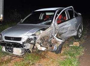 PM b&ecirc;bado dirige 6 km em zigue-zague e causa colis&atilde;o de 2 carretas e caminh&atilde;o