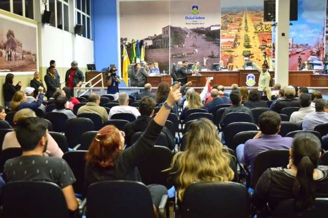 Sem maioria para cassa&ccedil;&atilde;o, C&acirc;mara arquiva den&uacute;ncia contra vereador