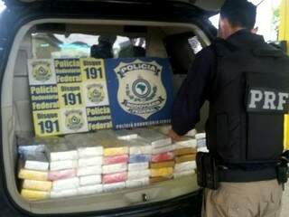 Droga foi encontrada pela PRF seria entregue em Campo Grande (Foto: Divulgação PRF)