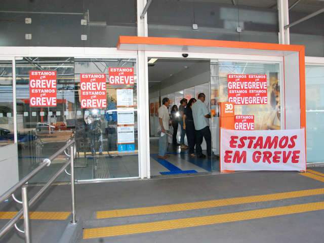  Greve nos bancos prejudica desde simples servi&ccedil;os at&eacute; grandes transa&ccedil;&otilde;es